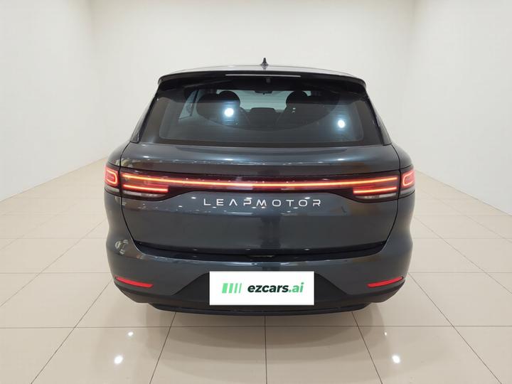 Leapmotor C11 2023 EREV 285 Comfort photo 3