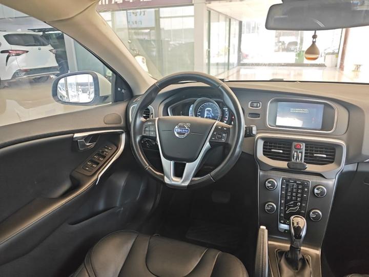 V40 2016 T4 photo 6