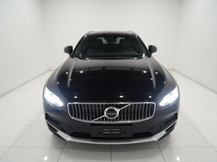 V90 2024 Cross Country B5 AWD photo 2