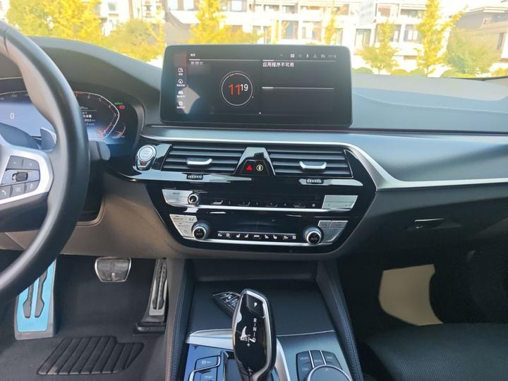 5 Series Imported 2022 Facelift 540i M Sport Package photo 8