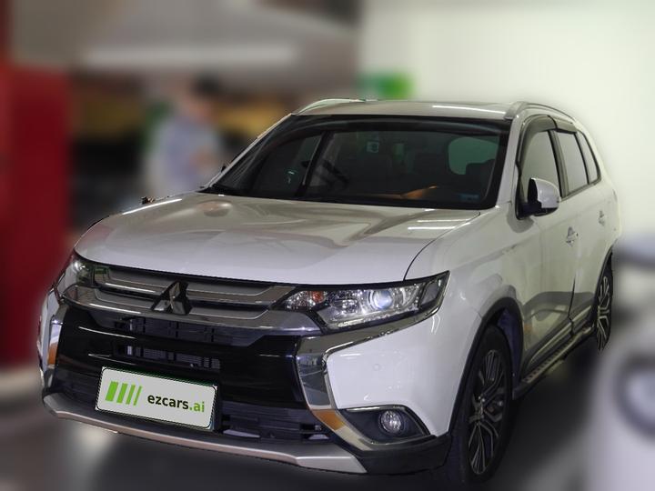 Outlander 2018 2.0L RWD Honor 5-Seater