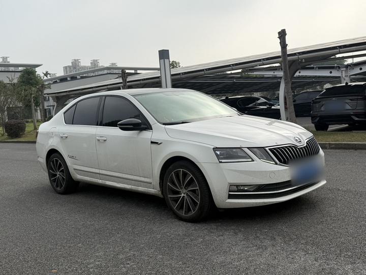 Octavia 2019 TSI280 DSG Luxury China VI photo 3