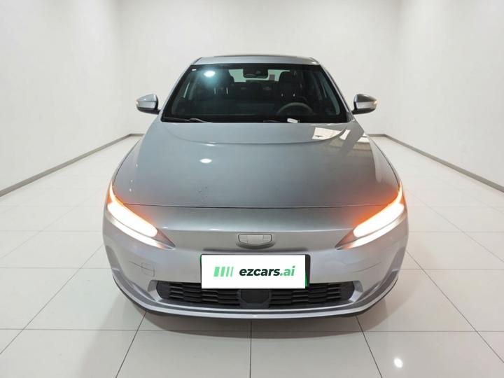 A 2019 Standard Range photo 2