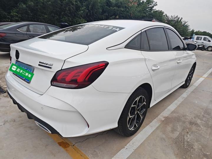 MG5 2023 180DVVT CVT Luxury photo 6