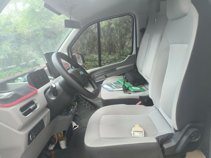 E 2025 41.86kwh Short Wheelbase photo 7