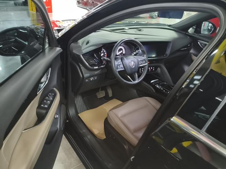 2022 Envision Plus 652T 5-Seater Luxury photo 5