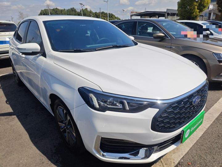 Escort 2021 1.5L AT photo 3