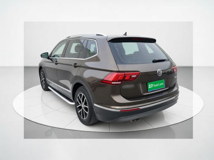 Tiguan L 2017 330TSI AT RWD Luxury photo 4