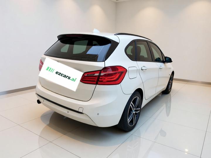 2 Series Wagon 2016 218i Sport Design Package photo 6