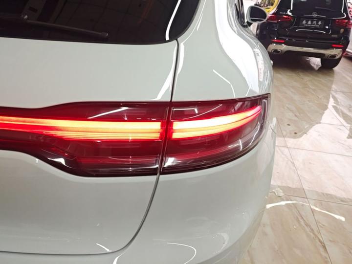 2018 Macan 2.0T photo 7