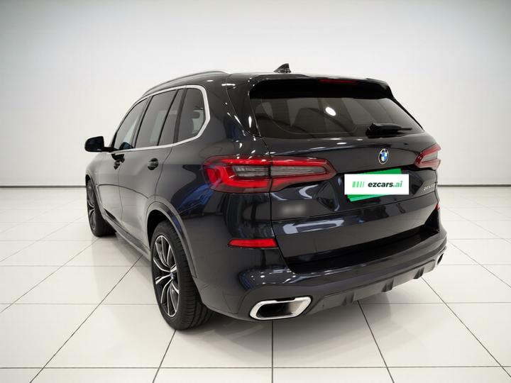 X5 2022 Facelift xDrive 30Li Exclusive M Sport Package photo 4