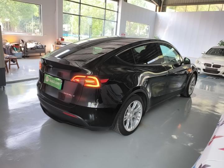 Model Y 2022 RWD photo 6