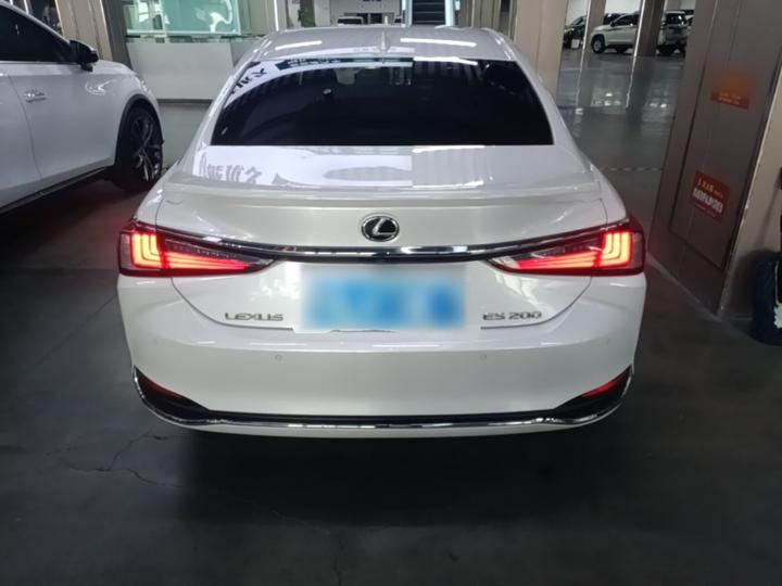 ES 2018 200 Luxury China V photo 5