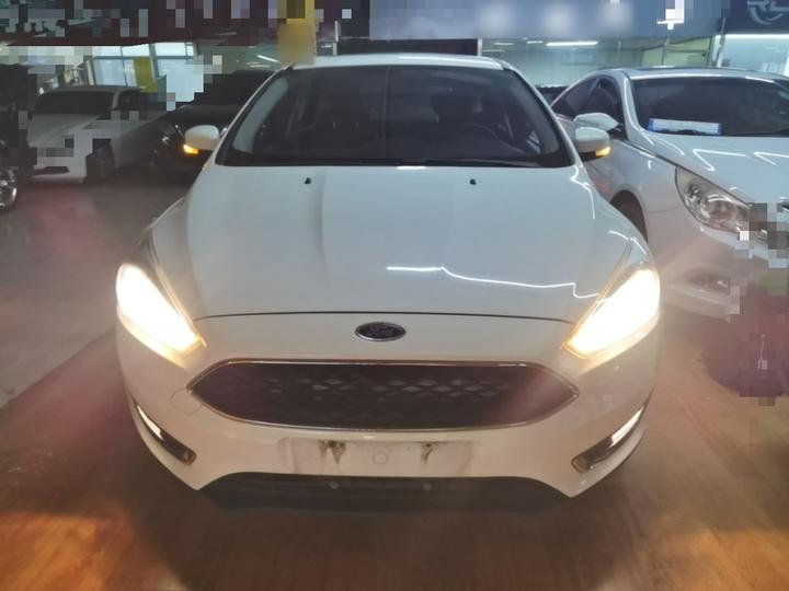 Focus 2015 Hatchback 1.6L AT photo 2