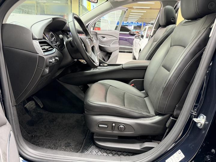2020 28T AWD Premium photo 6