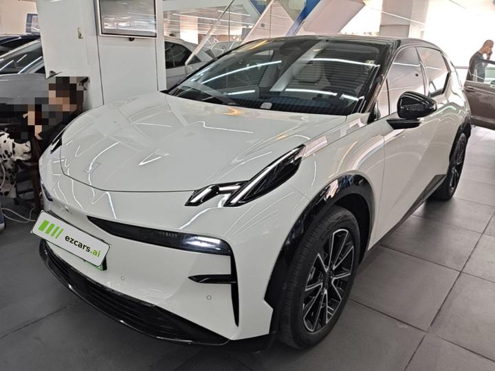 X 2023 RWD YOU 4-Seater