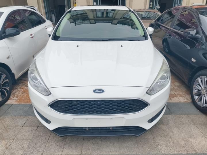 Focus 2018 Hatchback Classic 1.6L AT Fashion photo 2