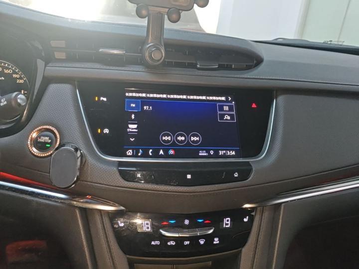 XT5 2020 Facelift 28T Luxury photo 4