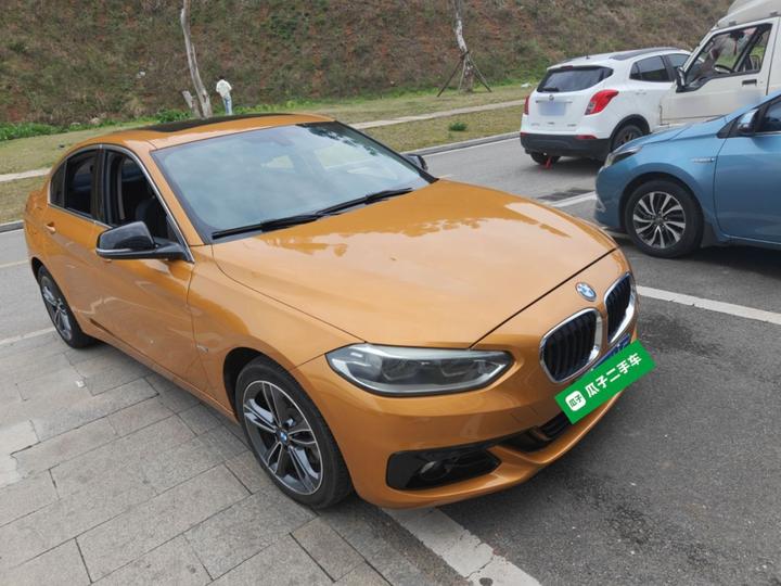 1 Series 2017 118i Sport photo 3