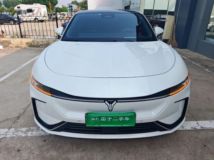 Voyah Passion 2023 AWD Long Range photo 2