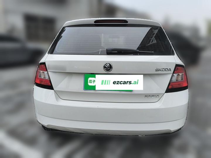 Fabia 2015 1.4L MT photo 5