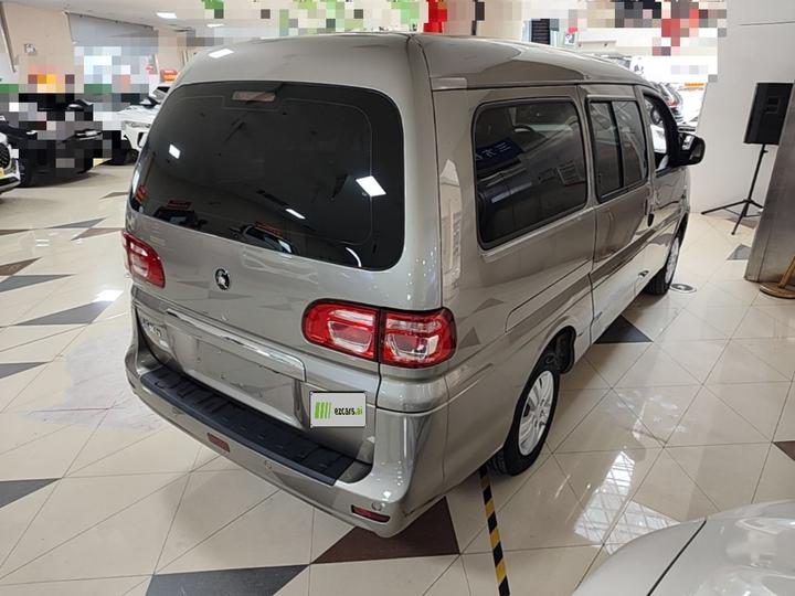 Lingzhi 2023 M5L 1.6L 7-Seater photo 4