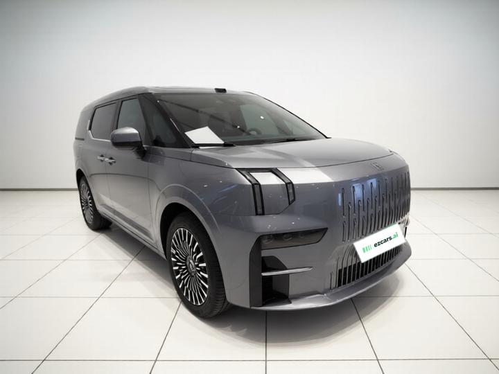 009 2024 6-Seater Executive AWD 108kWh photo 3