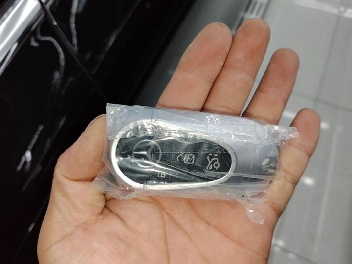 EQS SUV 2025 500 4MATIC photo 8