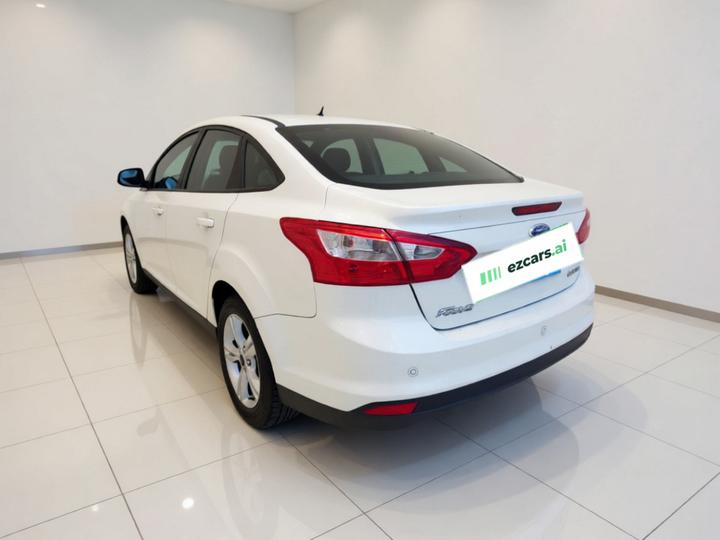 Focus 2012 Sedan 1.6L AT photo 4