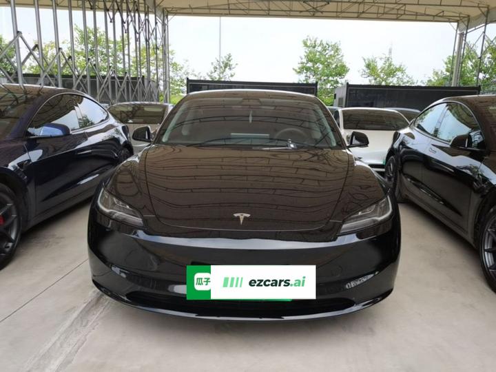 Model 3 2023 RWD photo 2