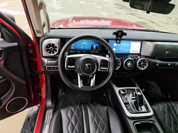 300 2023 Off-road 2.0T photo 3