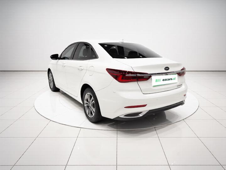 Escort 2021 1.5L AT photo 4