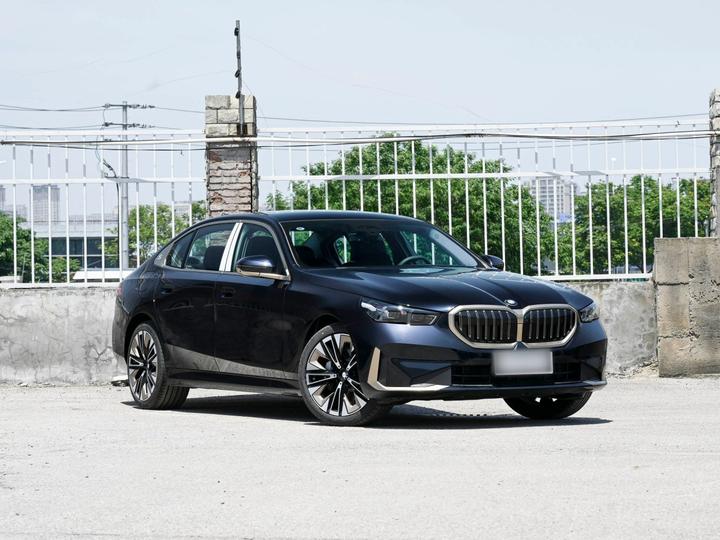 5 Series 2026 Facelift 530Li Exclusive Luxury photo 3