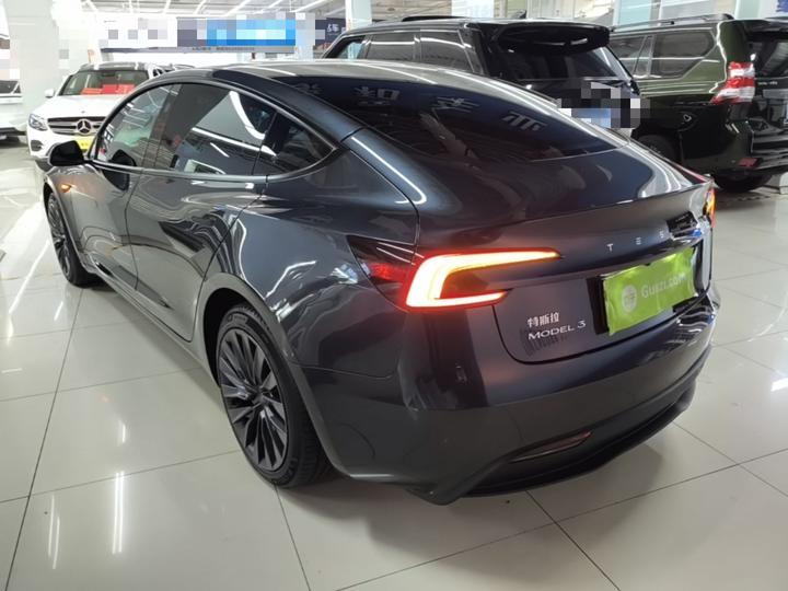 Model 3 2023 RWD photo 4