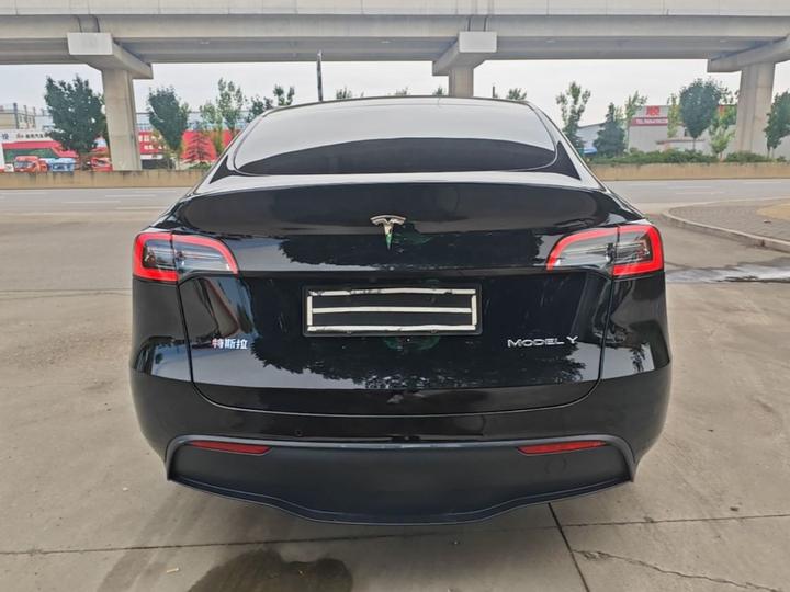Model Y 2022 RWD photo 3