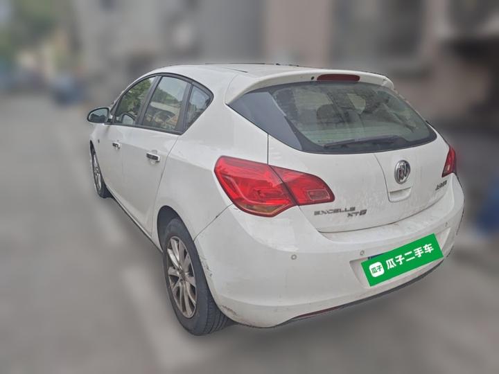 Excelle 2014 XT 1.6L MT Progressive photo 4