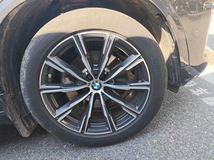 X5 2022 Facelift xDrive 30Li Exclusive M Sport Package photo 8