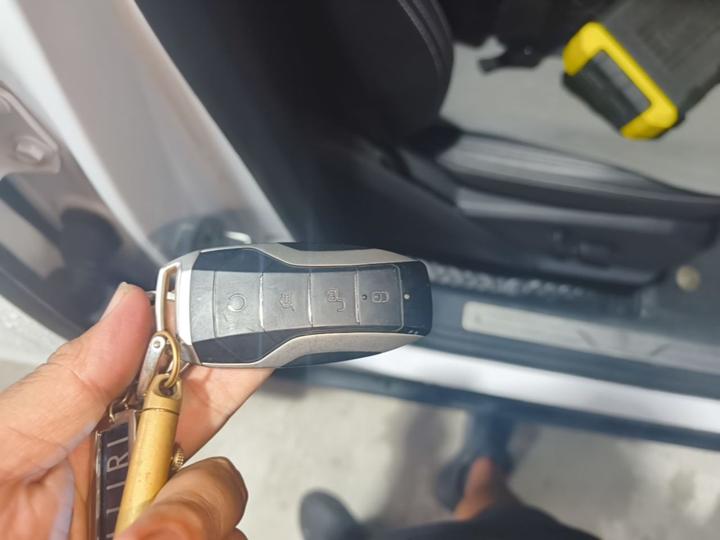 Tang 2018 2.0T AT Connected Premium 7-Seater China V photo 8
