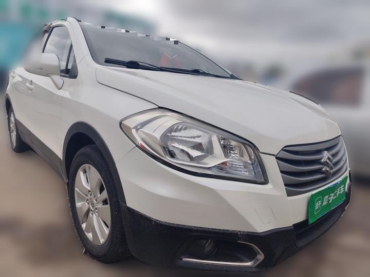 2014 1.6L MT RWD Progressive photo 3