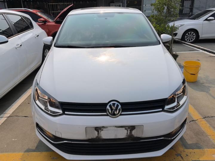 Polo 2016 1.6L AT Comfort photo 2