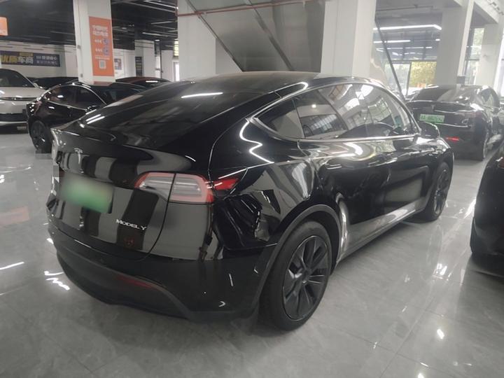 Model Y 2023 RWD photo 4