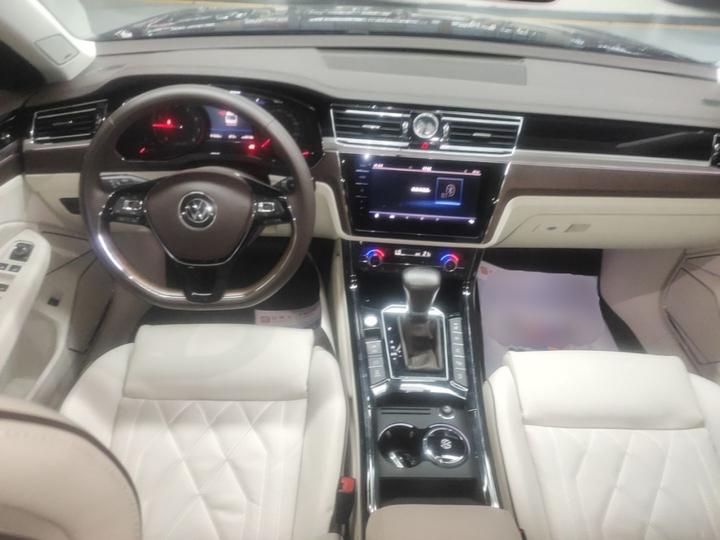 2021 380TSI Premium photo 5