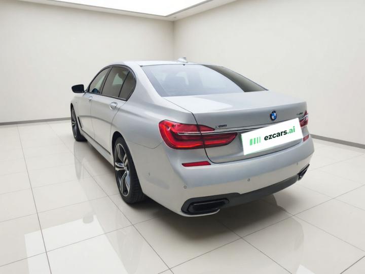 7 Series 2017 740Li xDrive photo 4