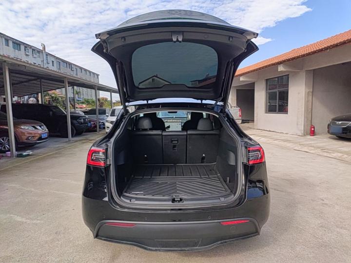 Model Y 2022 Facelift RWD photo 8