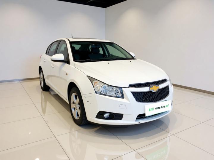 2013 Hatchback 1.6L AT Luxury photo 3