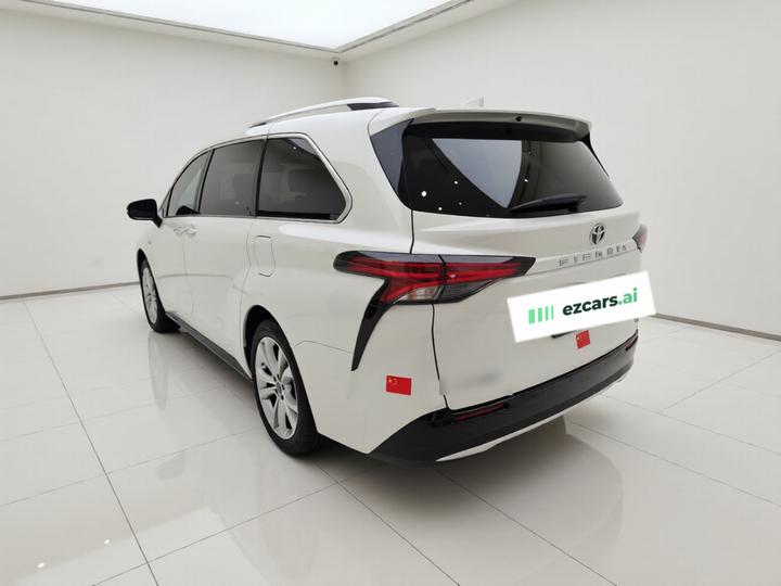Sienna 2024 2.5L Hybrid Premium photo 4