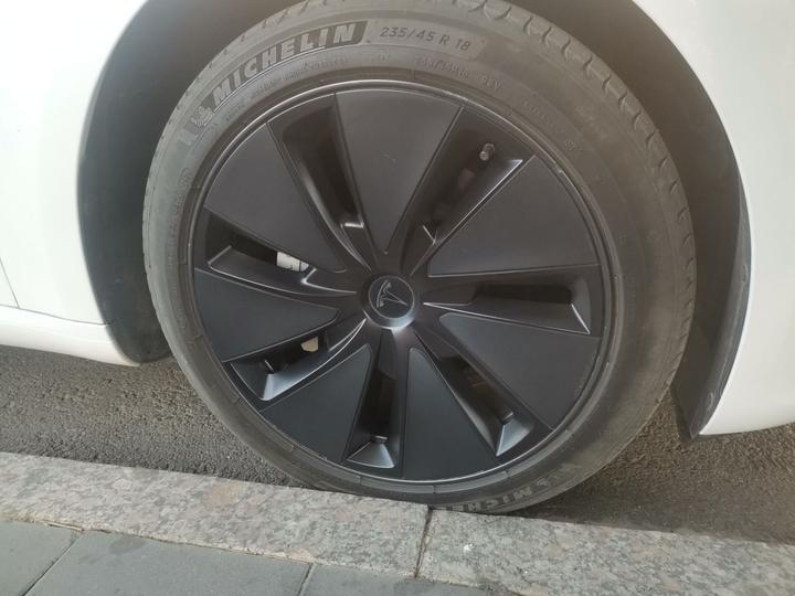 Model 3 2023 Long Range AWD photo 8