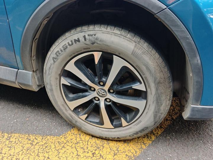 RAV4 2016 2.0L CVT RWD China V photo 8