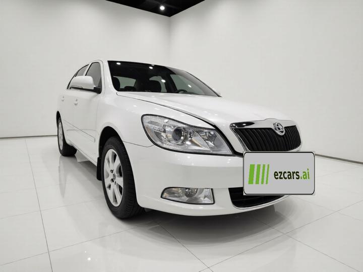Octavia 2015 Classic 1.6L MT photo 3