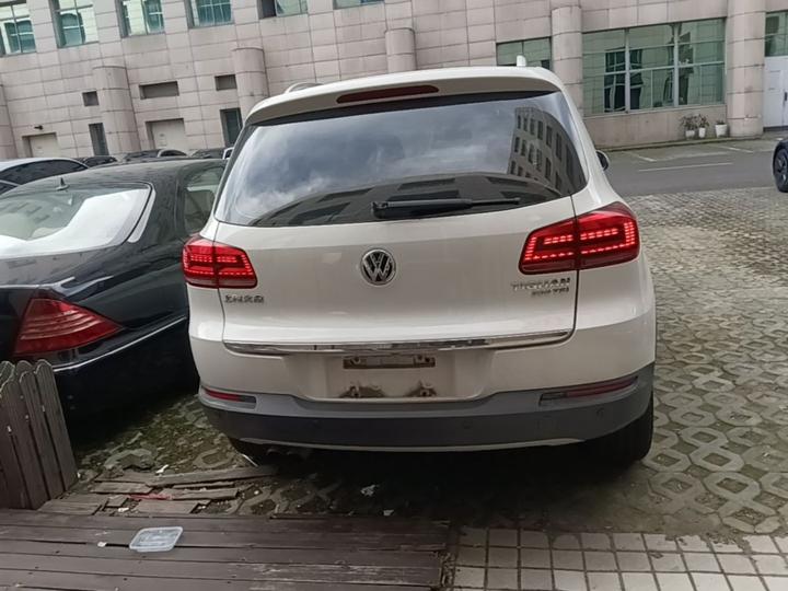Tiguan 2016 300TSI AT AWD Luxury photo 3